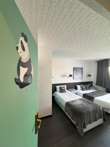 Bedroom 2, Hotel Panda, Pyrénées-Orientales