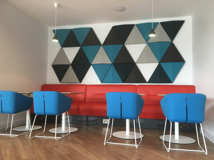 Public Area 5, Holiday Inn Express ST. ALBANS - M25, JCT.22 by IHG, Hertfordshire