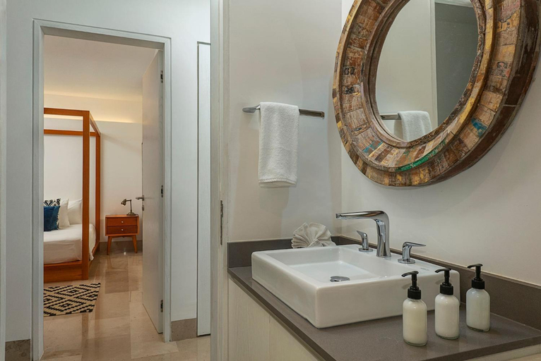 Bathroom 5, Oceana Luxury Apartment Walk to Beach and Day Club, Cozumel
