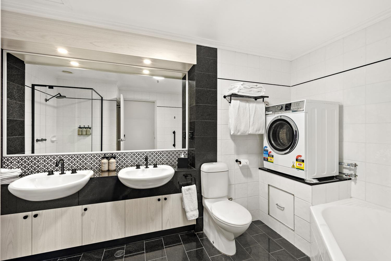 Bathroom 10