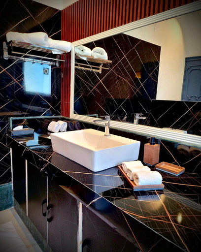 Bathroom 4, Victorian Elegance Luxury Stays, Amritsar