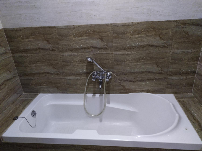 Bathroom 3, R G Resorts, Kolar