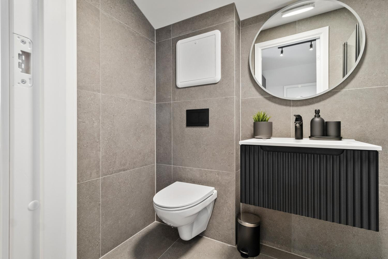 Bathroom 2, Luxury Suite in Charming Area, Bergen