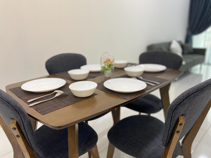 Others 4, Platino Apartment, Johor Bahru