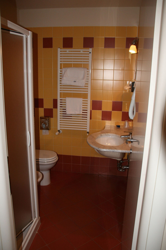 Bathroom 4, Hotel Fiore, Piacenza