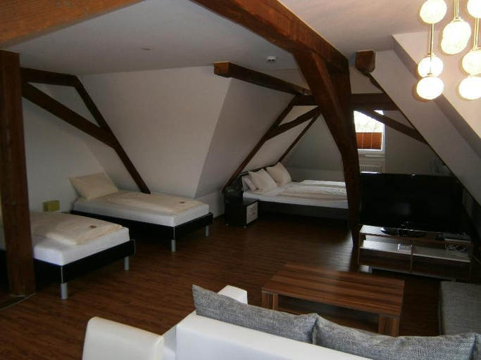 Bedroom 2, Thai Tawan, Emmendingen