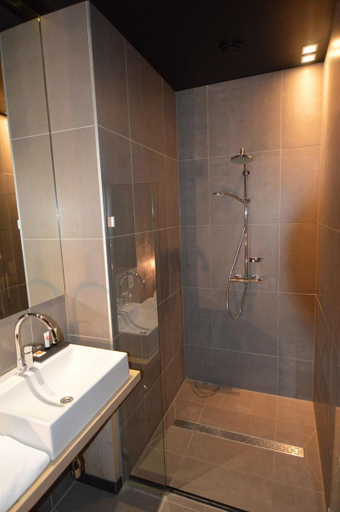 Bathroom 3, Amosa Liege City Centre Hotel, Liège