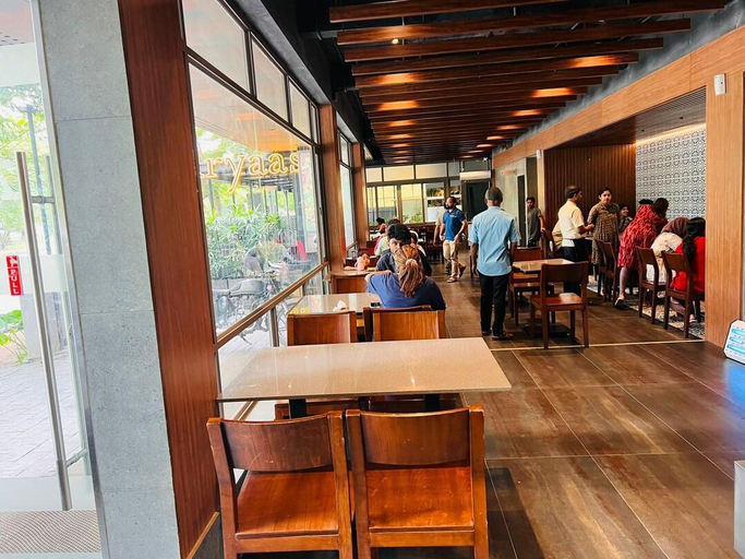 Food & Drinks, Aryaas Regent, Ernakulam