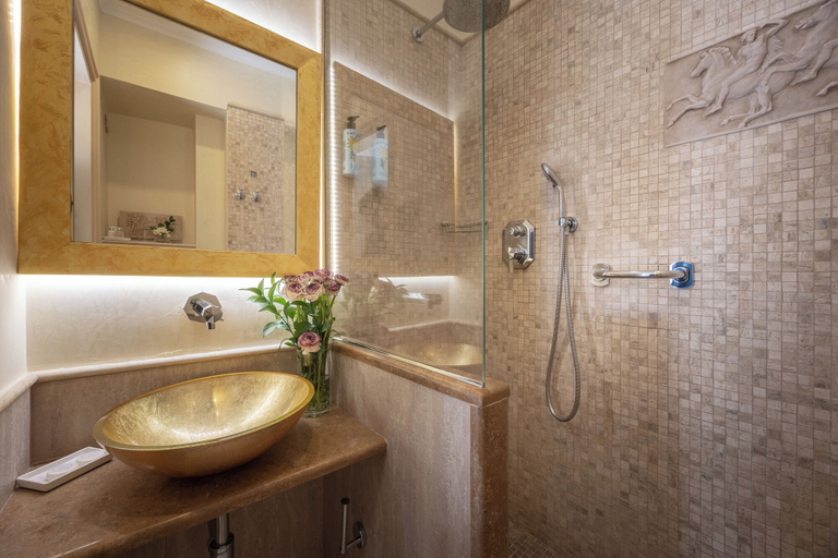 Bathroom 4, Hotel Forum, Rome