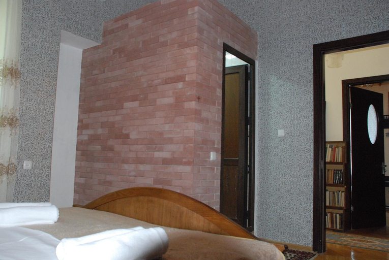 Bathroom 2, Daduna's House, Tskaltubo