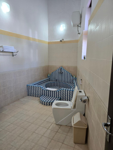 Bathroom 5, Dhow Palace Hotel, Mjini
