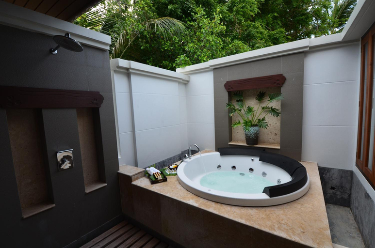 Bathroom 7
