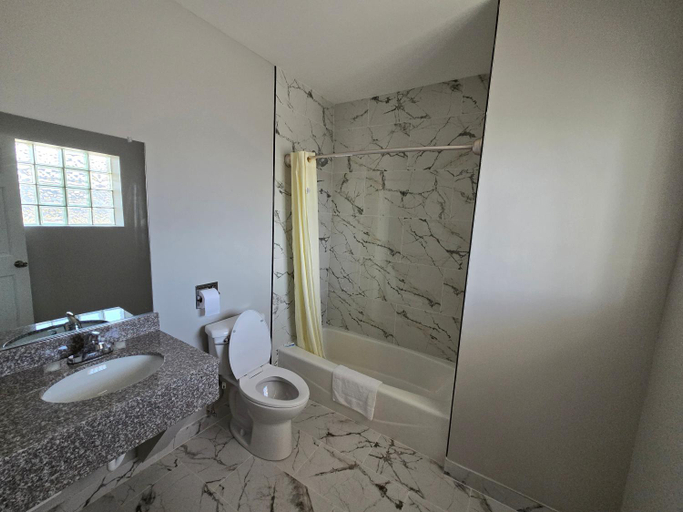 Bathroom 5, Skyline Motel, Cook