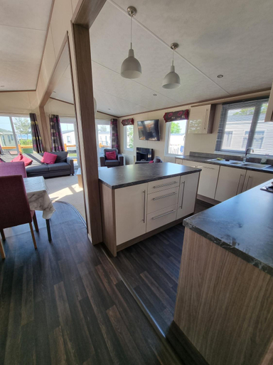 Others 4, Magnificent sea view lodge, East Lothian