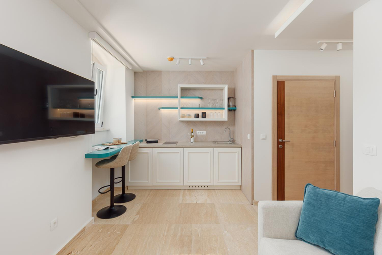 Others 3, Tramontana Apartments