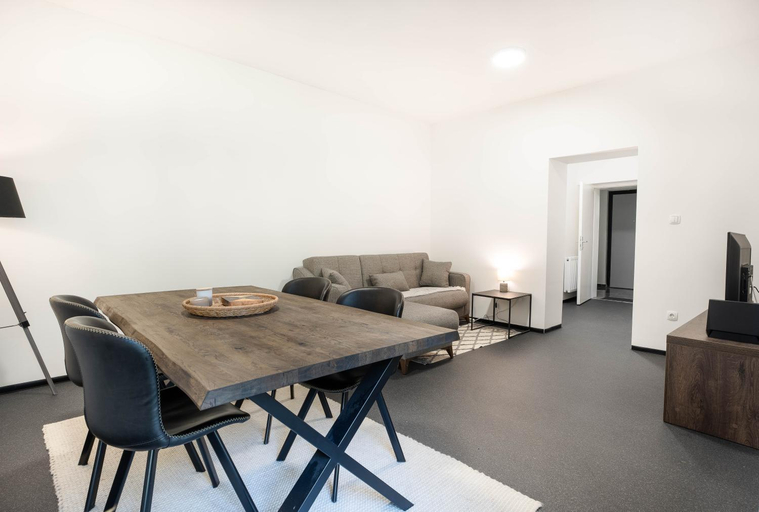 Others 3, Apartman Legenda, Zagreb
