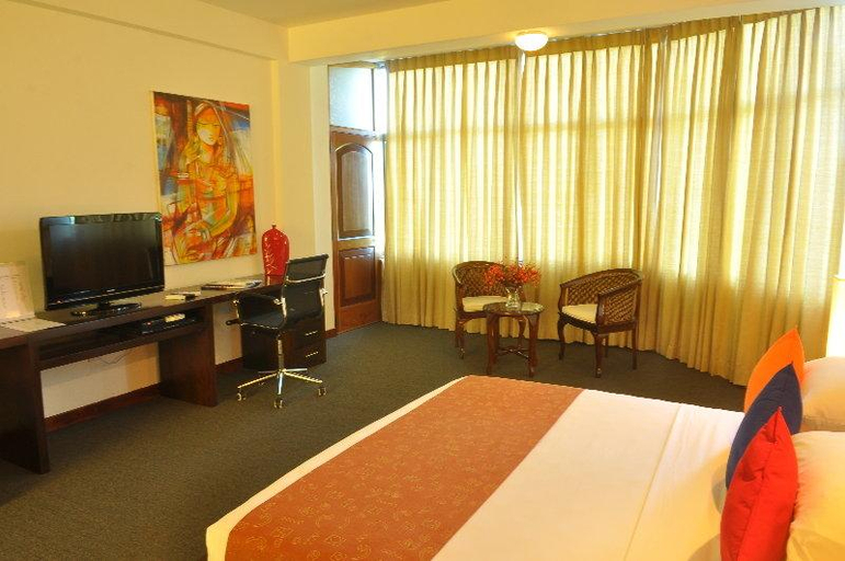 Bedroom 2, Amaara Sky Hotel, K.F.G. & G. Korale