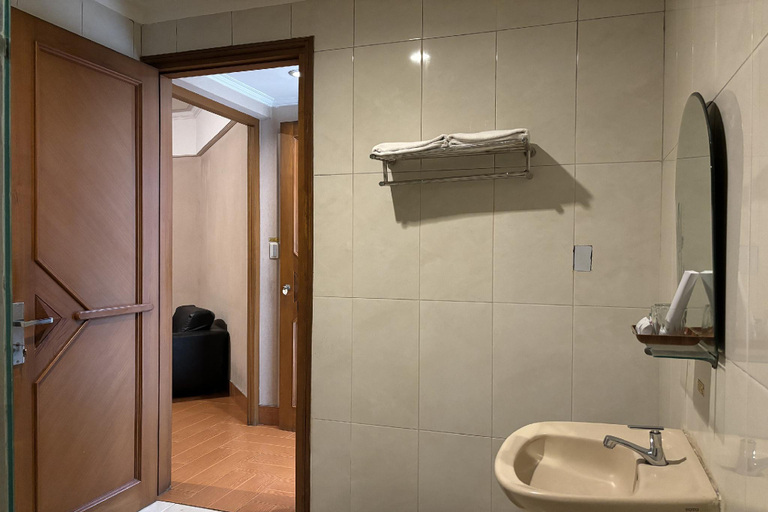 Bathroom 8