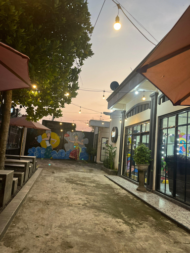 Others 5, Jaka Homestay, Rembang