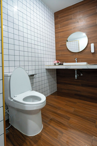 Bathroom 5, Phunaya Phuket Oldtown Hotel, Pulau Phuket