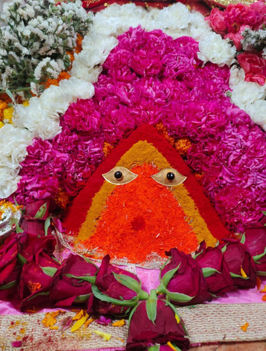 Others 3, The Chintpurni International, Una