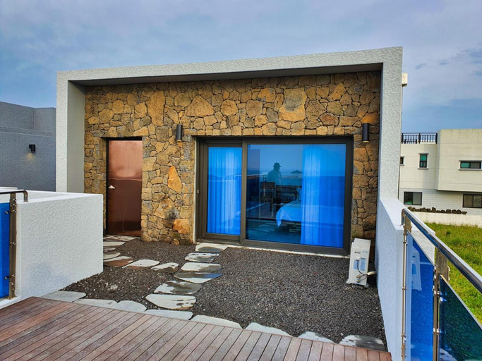 2, Nolgureum private pool villa, Jeju
