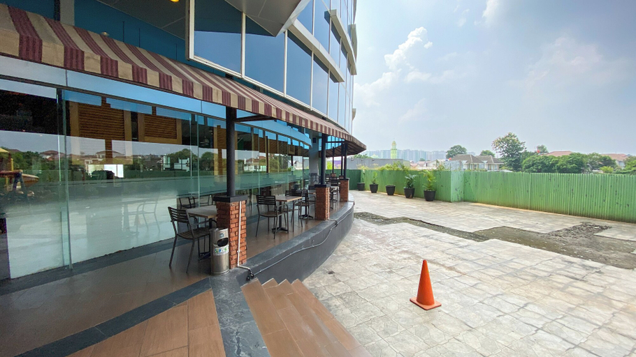 Exterior & Views 2, Great Deal And Spacious 2Br At Nifarro Park Apartment, Jakarta Selatan