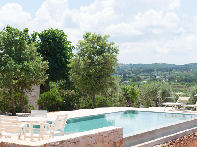 Sport & Beauty 2, Trullo in Puglia with Pool and Valley Views, Brindisi