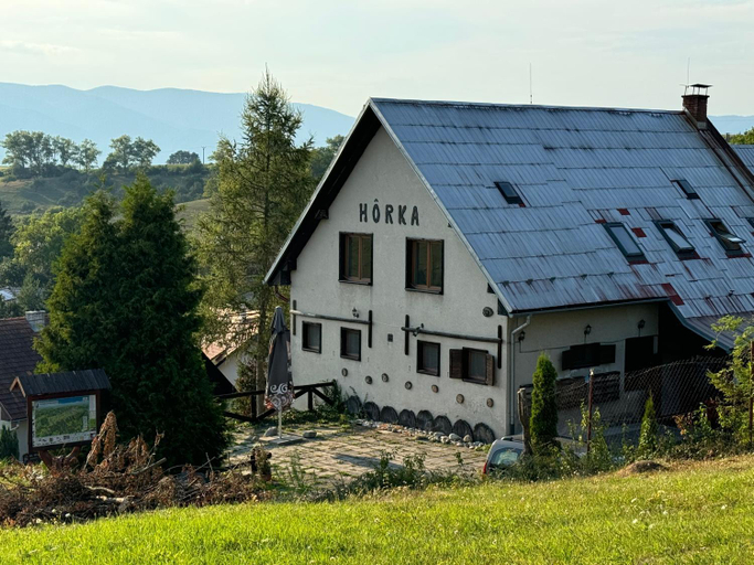 Others 3, Chata Stara skola Horka, Martin