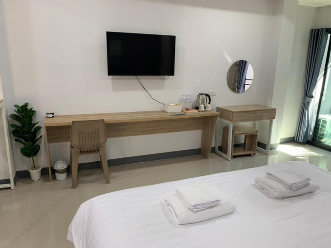 Others 3, อยู่สบายเพลส, Mancha Khiri