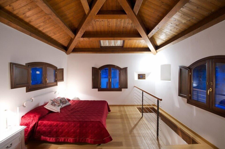 Bedroom 2, Torre della Loggia - Dimora Storica, Chieti
