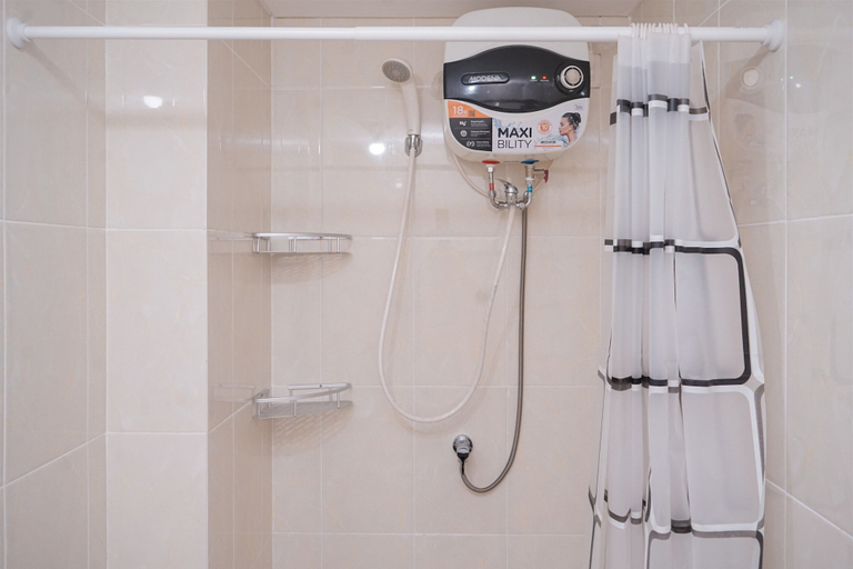 Bathroom 3, Good Deal Studio Apartment M-Town Residence, Tangerang