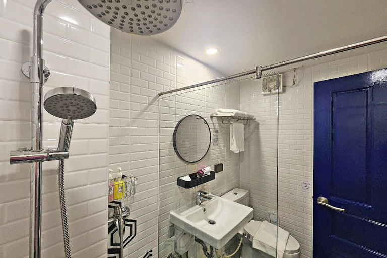 Bathroom 10