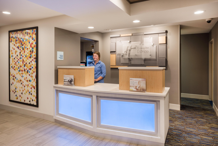 Public Area, Holiday Inn Express WARRENTON by IHG, Warren