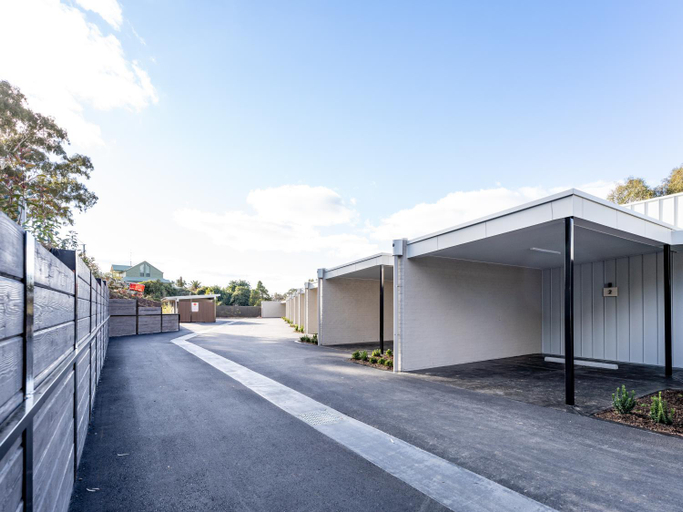 Exterior & Views 2, Clare Hillside Apartments, Clare and Gilbert Valleys