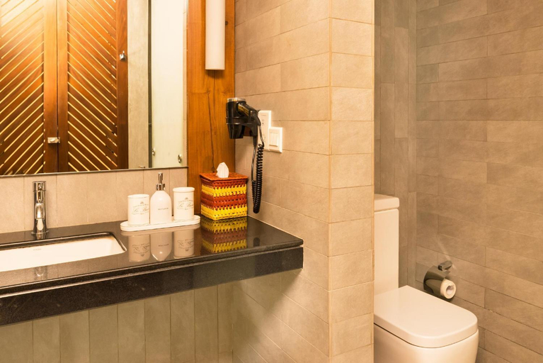 Bathroom 4, Sunrise Pasikuda, Koralai Pattu (Valachchenai)