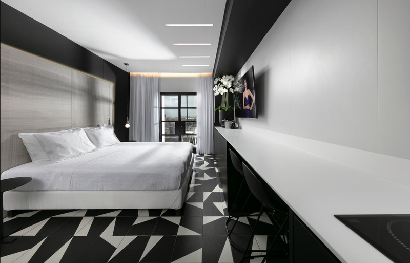 Others 3, King George Suites - Betzalel