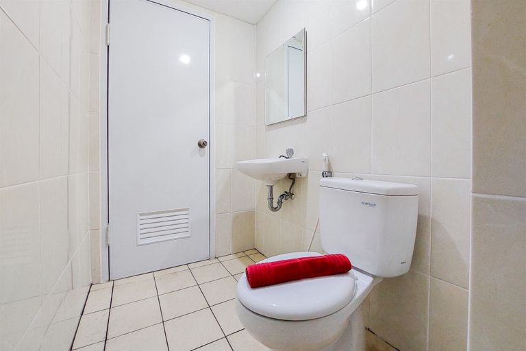Bathroom 4, 1Br With Extra Room Apartment Cozy Style M-Town Residence, Tangerang