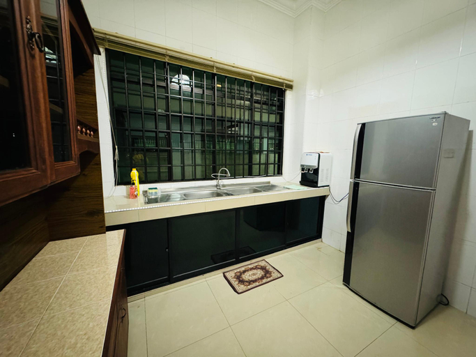 Others 5, Spacious Semi-D Homestay (Taman Terus), Bintulu