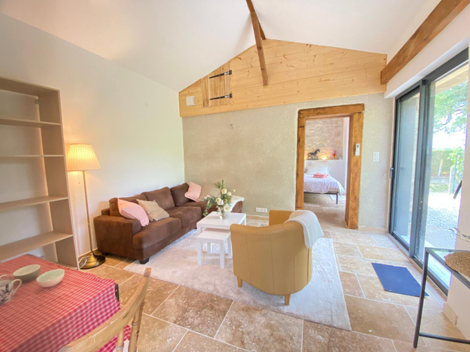 Others 4, LODGE avec kitchinette terrasse et jardin prive clos, Lot-et-Garonne