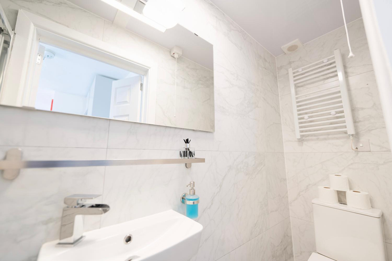 Bathroom 3, Boutique Studios by Luxestays Fulham Broadway, London