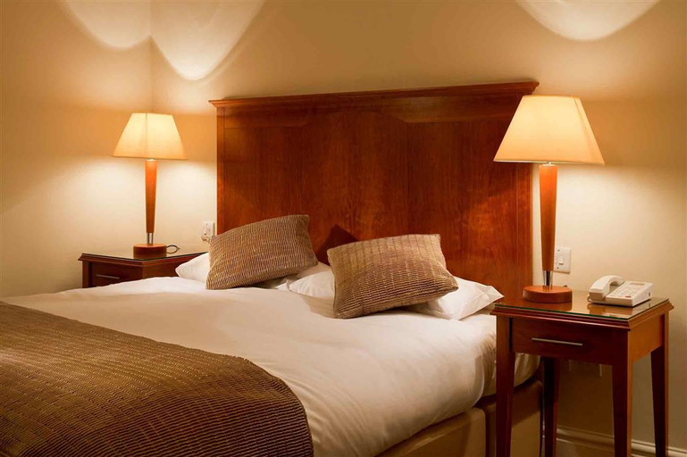 Bedroom 4, Mercure Manchester Norton Grange Hotel & Spa, Rochdale