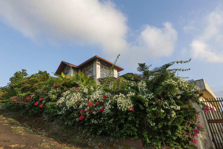 Exterior & Views 1, StayVista's Princess - A Villa with Infinity Pool & Breathtaking Views, Pune