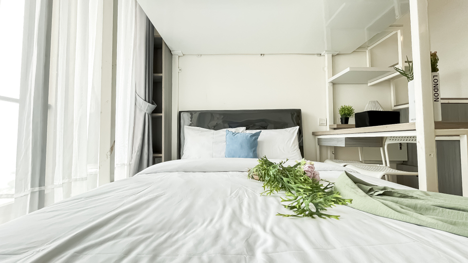 Others 2, Modern Look and Homey Studio at Apartment Sky House BSD By Travelio, Tangerang Selatan