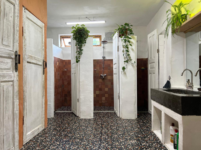 Bathroom, Karma Hostel, Martvili