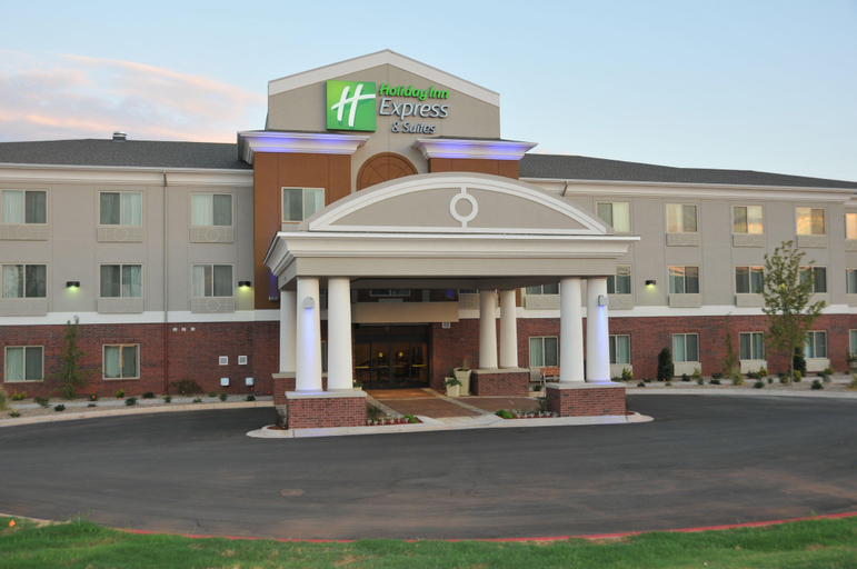 Exterior & Views 5, Holiday Inn Express & Suites CLINTON by IHG, Custer