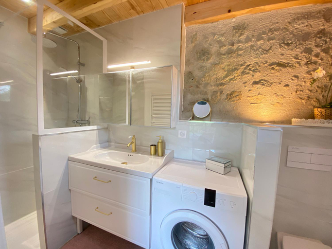 Bathroom 3, LODGE avec kitchinette terrasse et jardin prive clos, Lot-et-Garonne