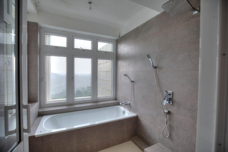 Bathroom 4, Rose Hill Bungalow, Doluwa
