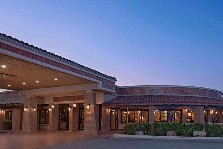 Exterior & Views 1, Stevens Inn, Eddy
