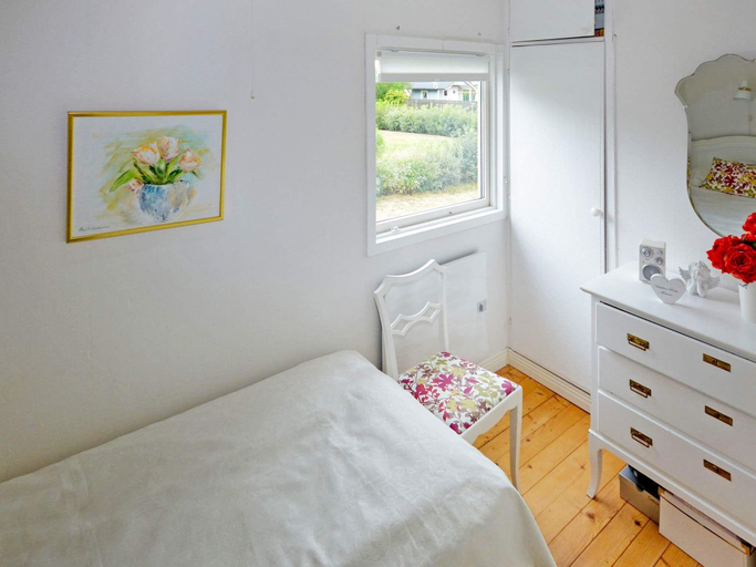 Bedroom 2, Spacious holiday home for family-By Traum, Laholm